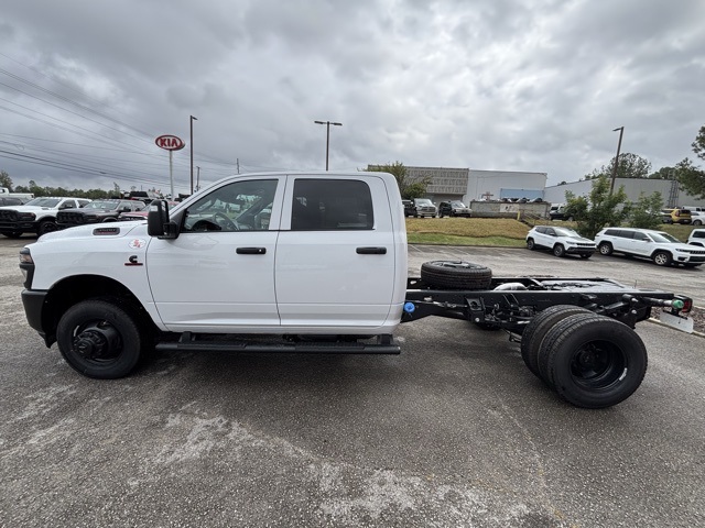 2026 Ram 3500 Tradesman photo 3