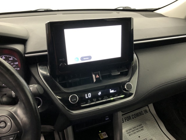 2023 Toyota Corolla Cross LE photo 17
