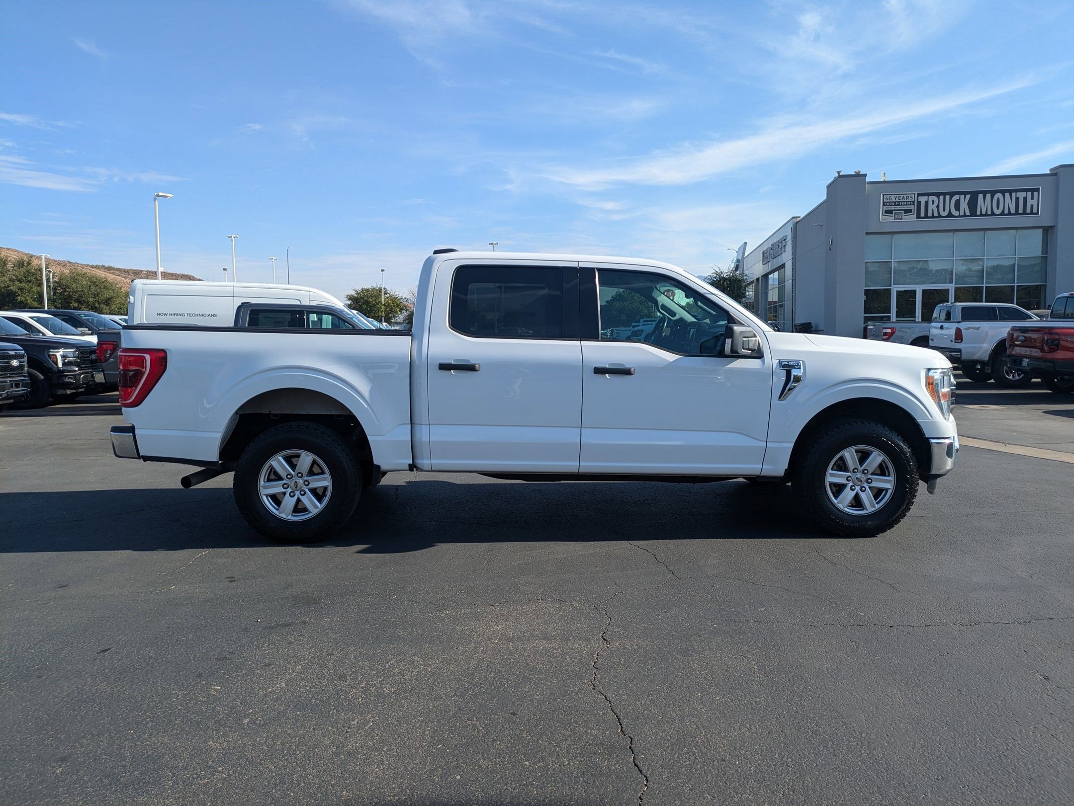 2021 Ford F-150 XLT photo 2