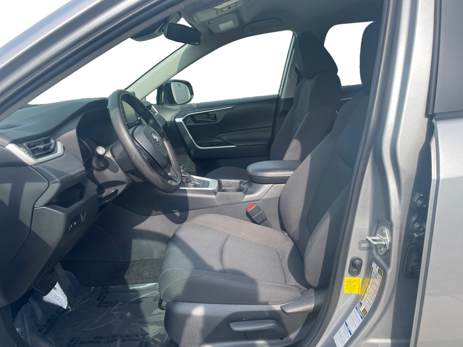 2021 Toyota RAV4 Hybrid LE photo 19