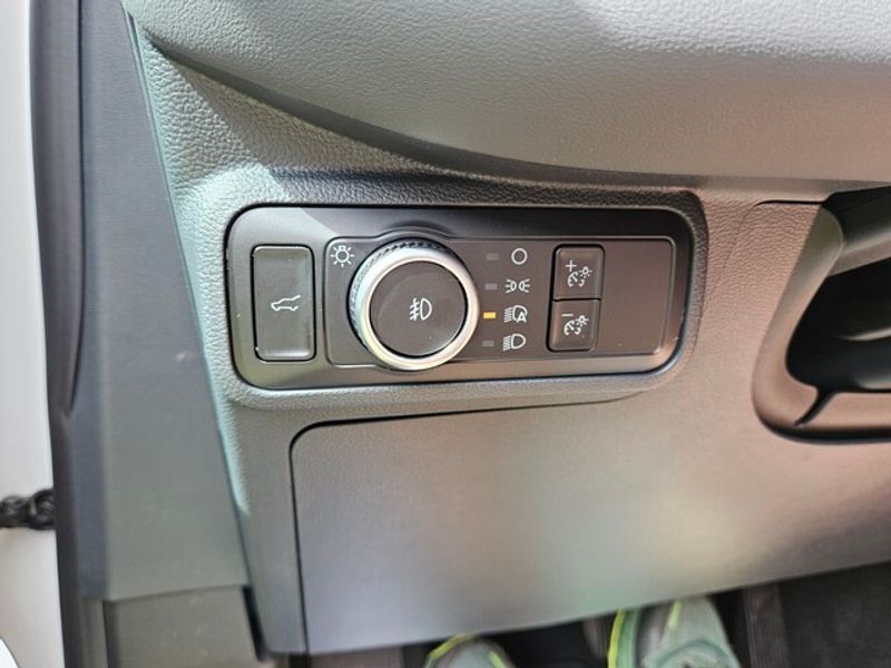2025 Ford Explorer photo 22