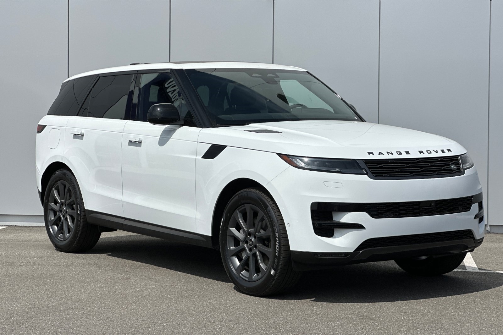 2025 Land Rover Range Rover Sport P360 S photo 6