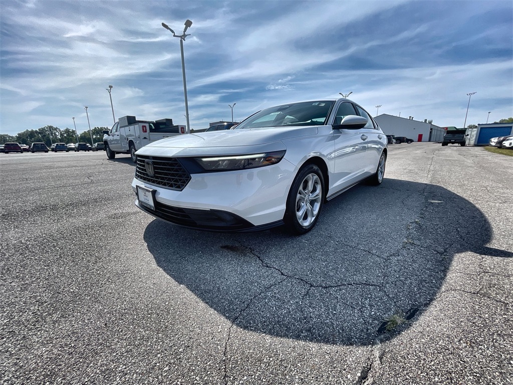 2023 Honda Accord LX photo 4