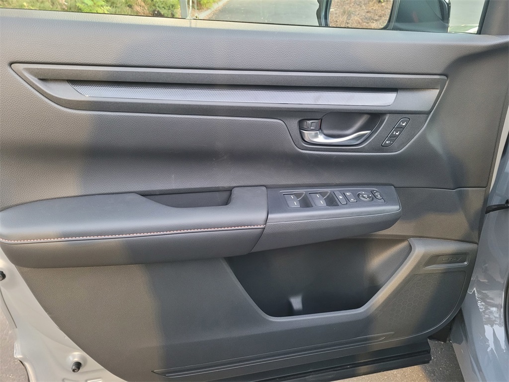 2025 Honda CR-V Hybrid Sport-L photo 7