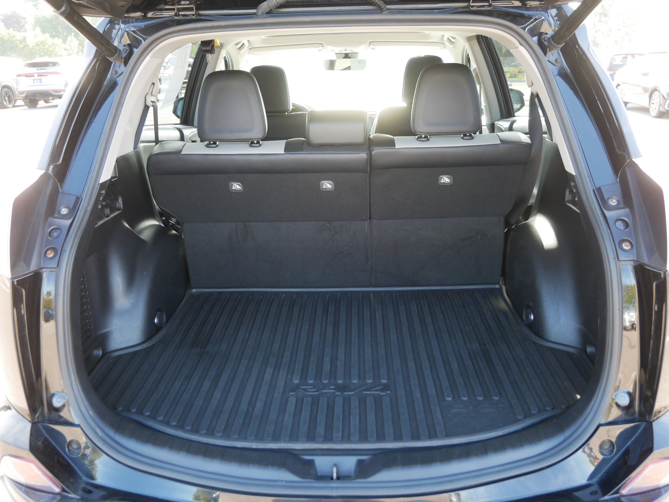 2018 Toyota RAV4 Limited photo 18