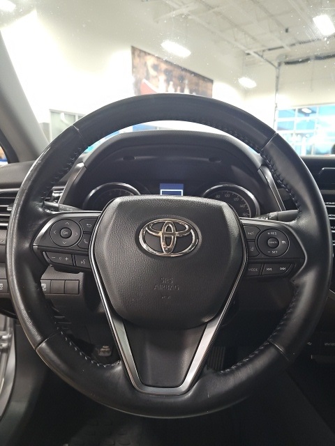 2020 Toyota Camry SE photo 14