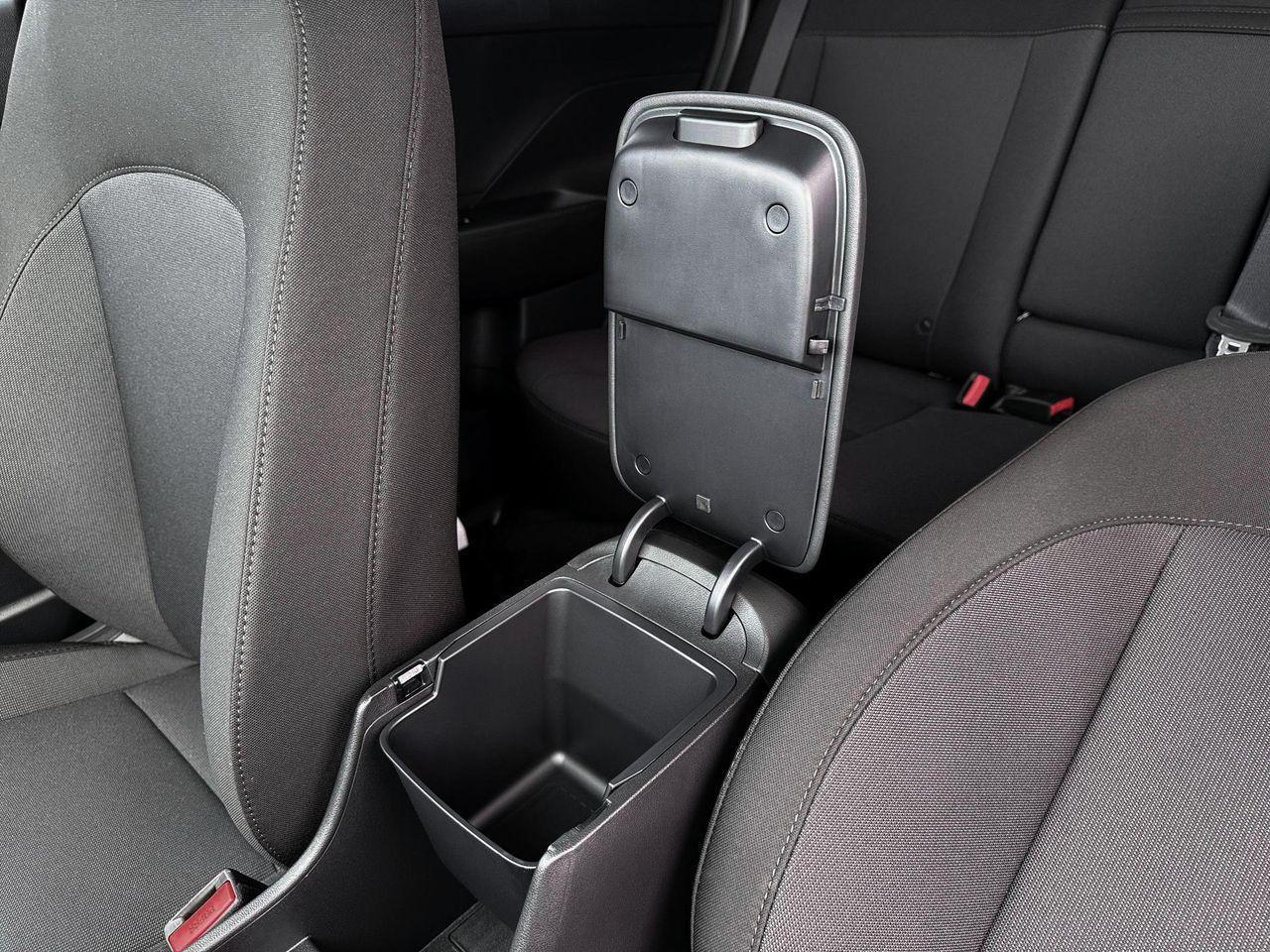 2026 Hyundai Kona SEL photo 18