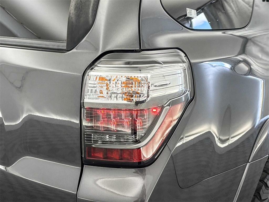 2020 Toyota 4Runner TRD Off-Road photo 9
