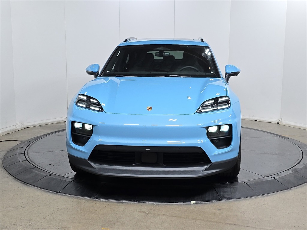 2025 Porsche Macan Electric photo 2