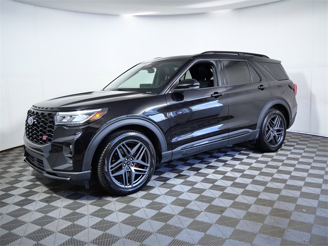 2025 Ford Explorer ST photo 4