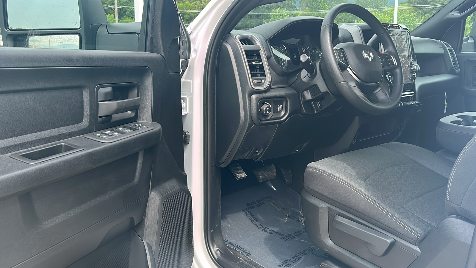 2025 Ram 2500 Tradesman photo 11