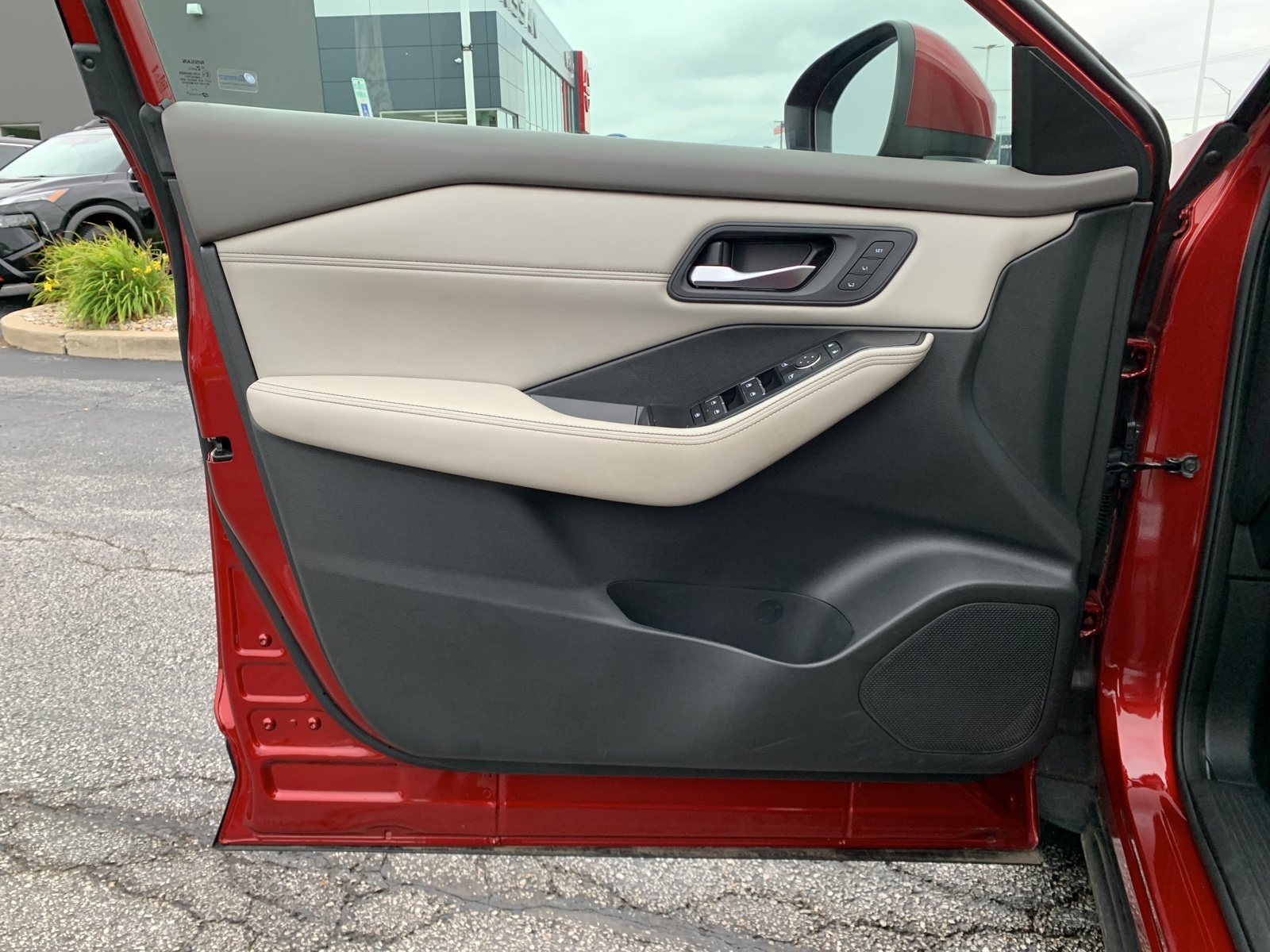 2023 Nissan Rogue SL photo 8