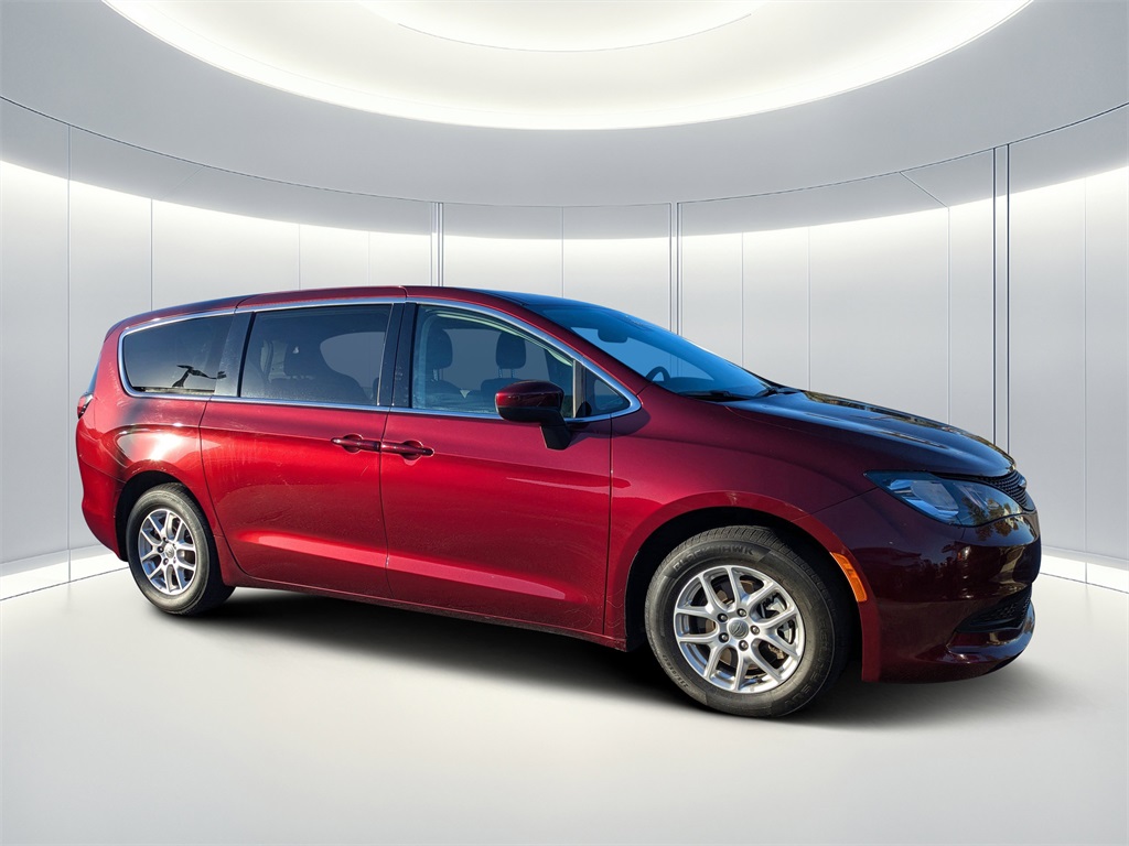 Pre-Owned 2023 Chrysler Voyager LX FWD 4D Passenger Van's photo