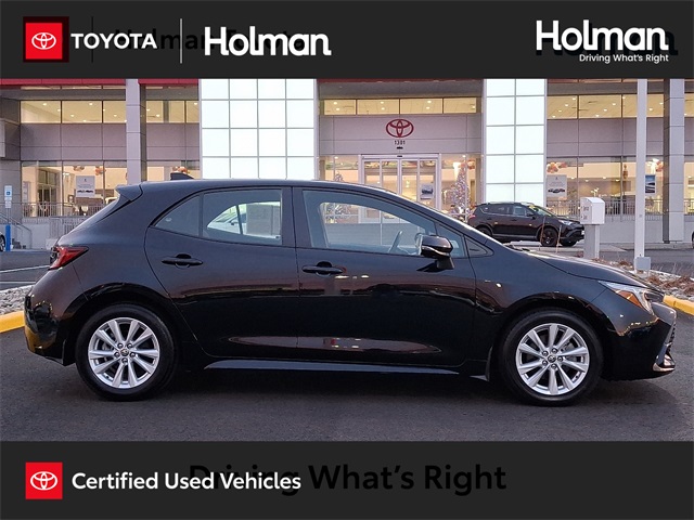 2024 Toyota Corolla Hatchback SE's photo