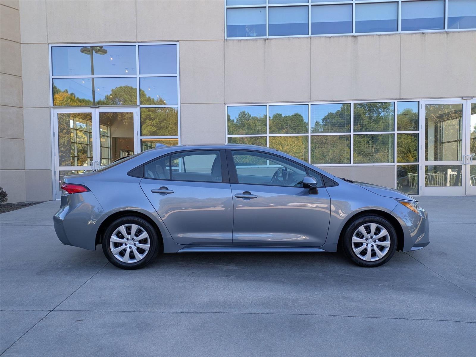 2023 Toyota Corolla LE photo 4