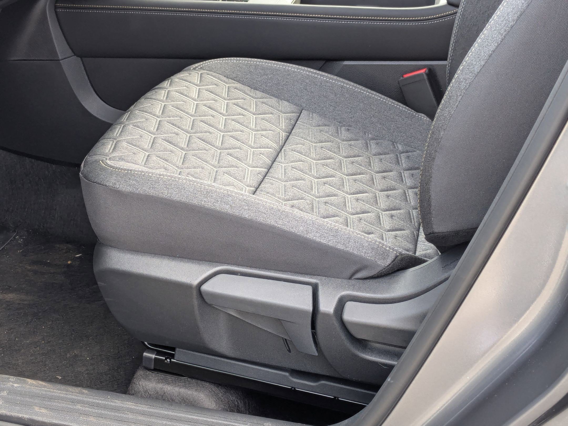 2025 Nissan Kicks SV photo 4