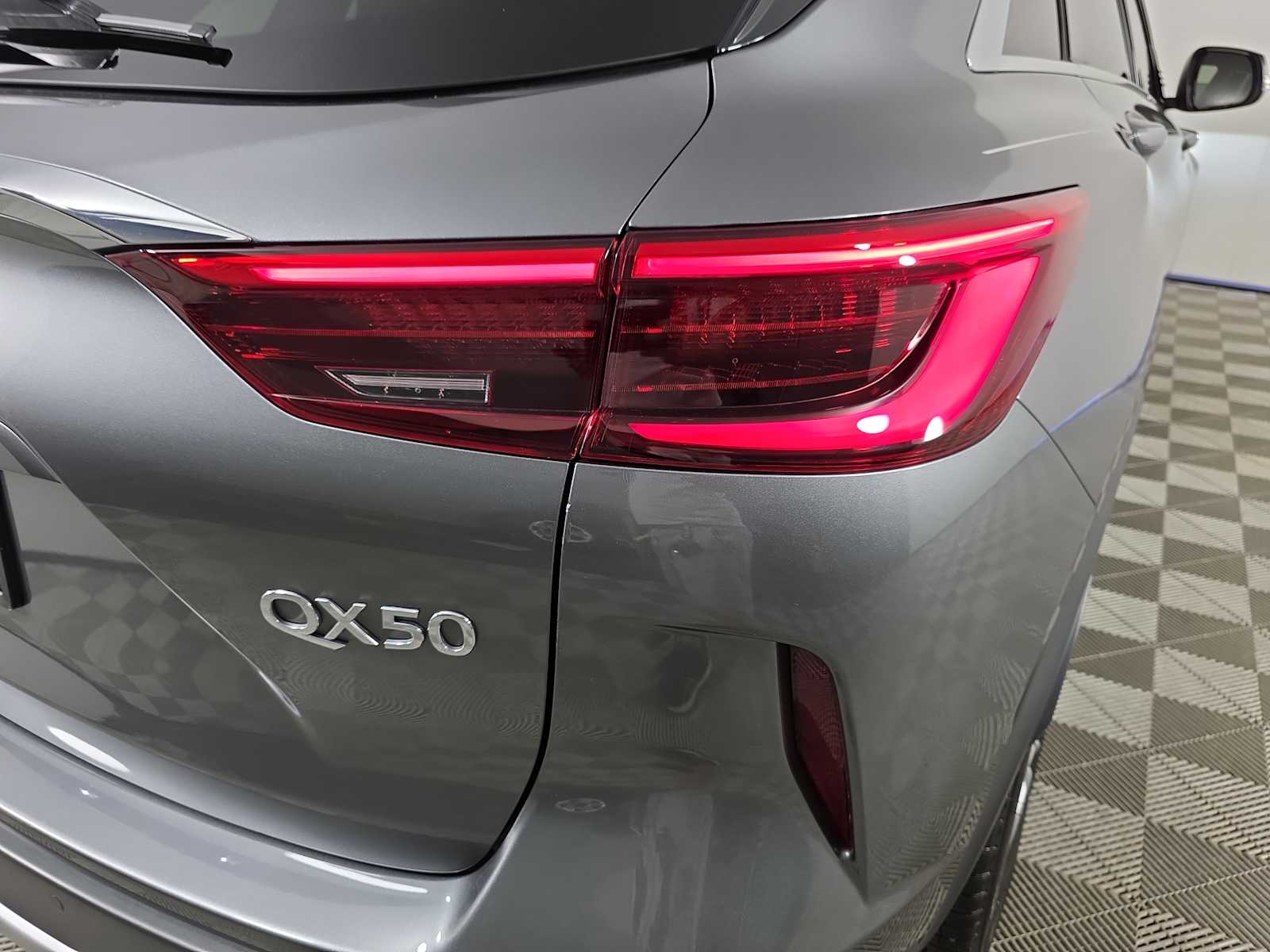 2020 Infiniti QX50 Luxe photo 9
