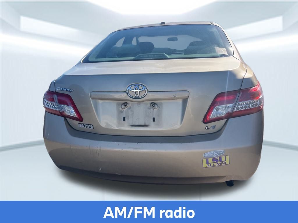 2011 Toyota Camry LE photo 4