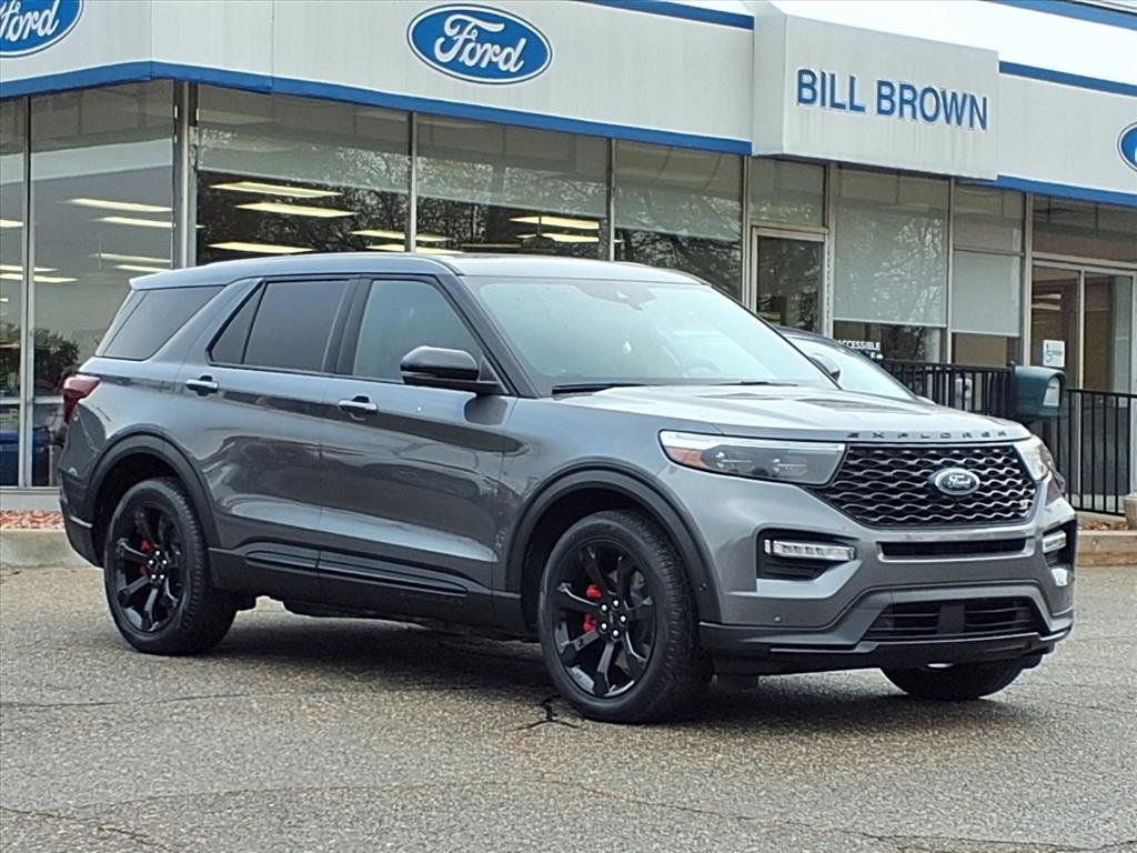2022 Ford Explorer ST's photo