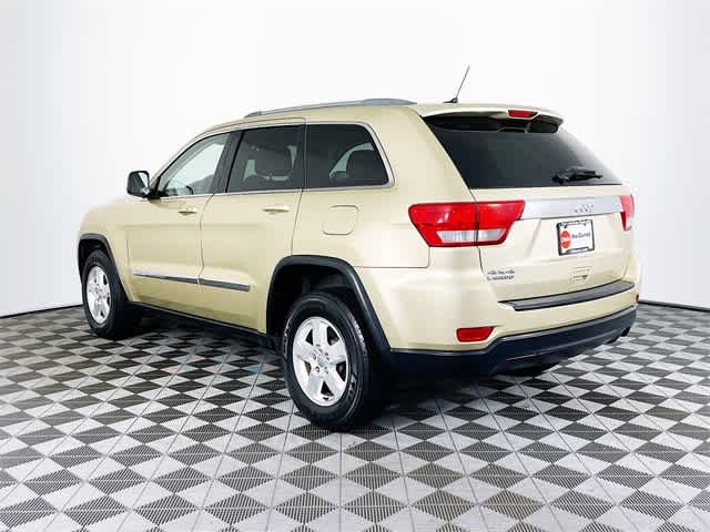 2011 Jeep Grand Cherokee Laredo photo 3