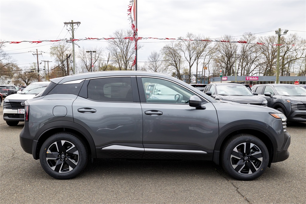 2025 Nissan Kicks SV photo 4