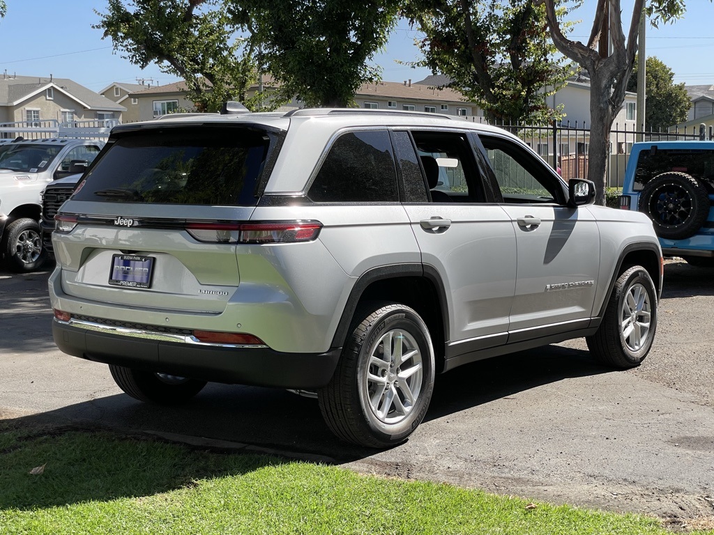 2025 Jeep Grand Cherokee Laredo X photo 4