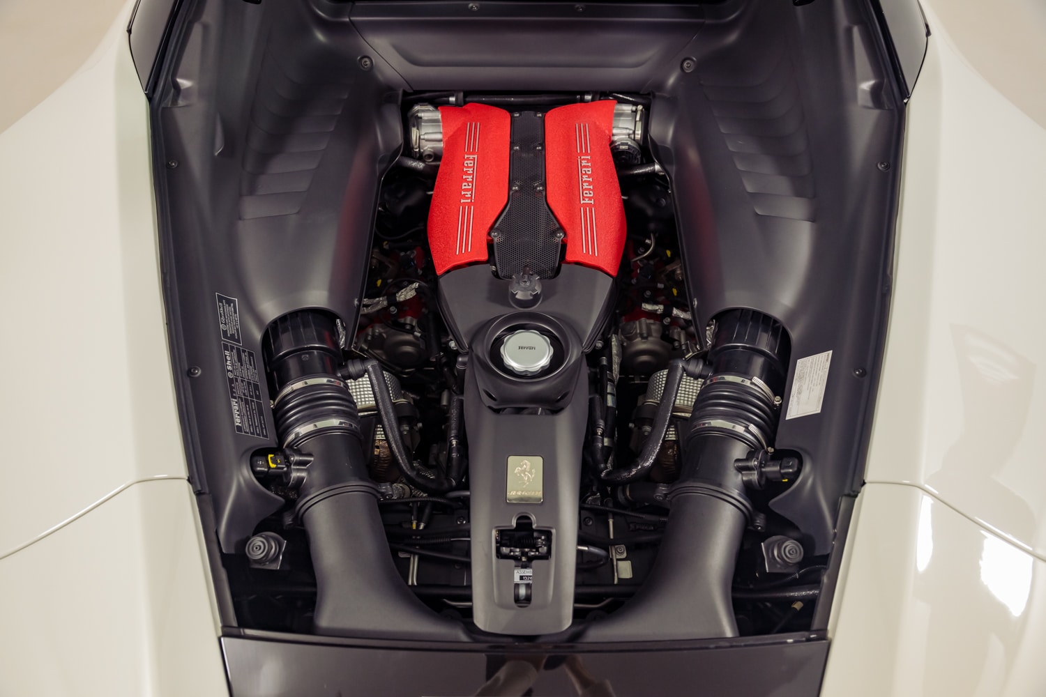2016 Ferrari 488 GTB photo 40