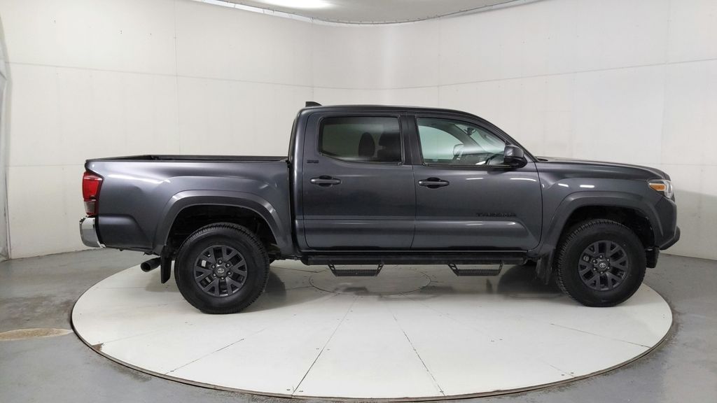 2023 Toyota Tacoma SR5 photo 6