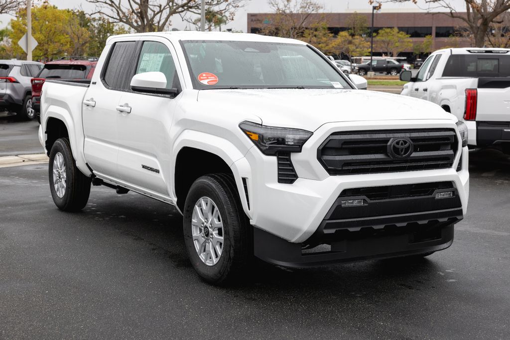2025 Toyota Tacoma SR5 photo 4