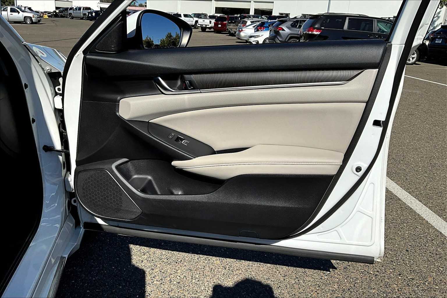 2018 Honda Accord EX 1.5T photo 22