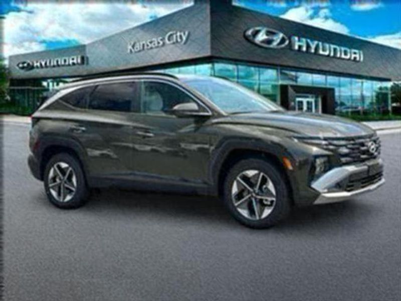 2025 Hyundai Tucson SEL photo 3