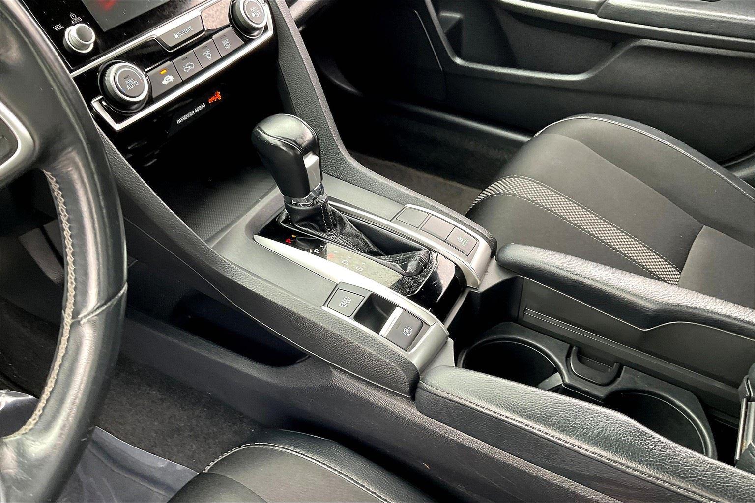 2019 Honda Civic Sport photo 14