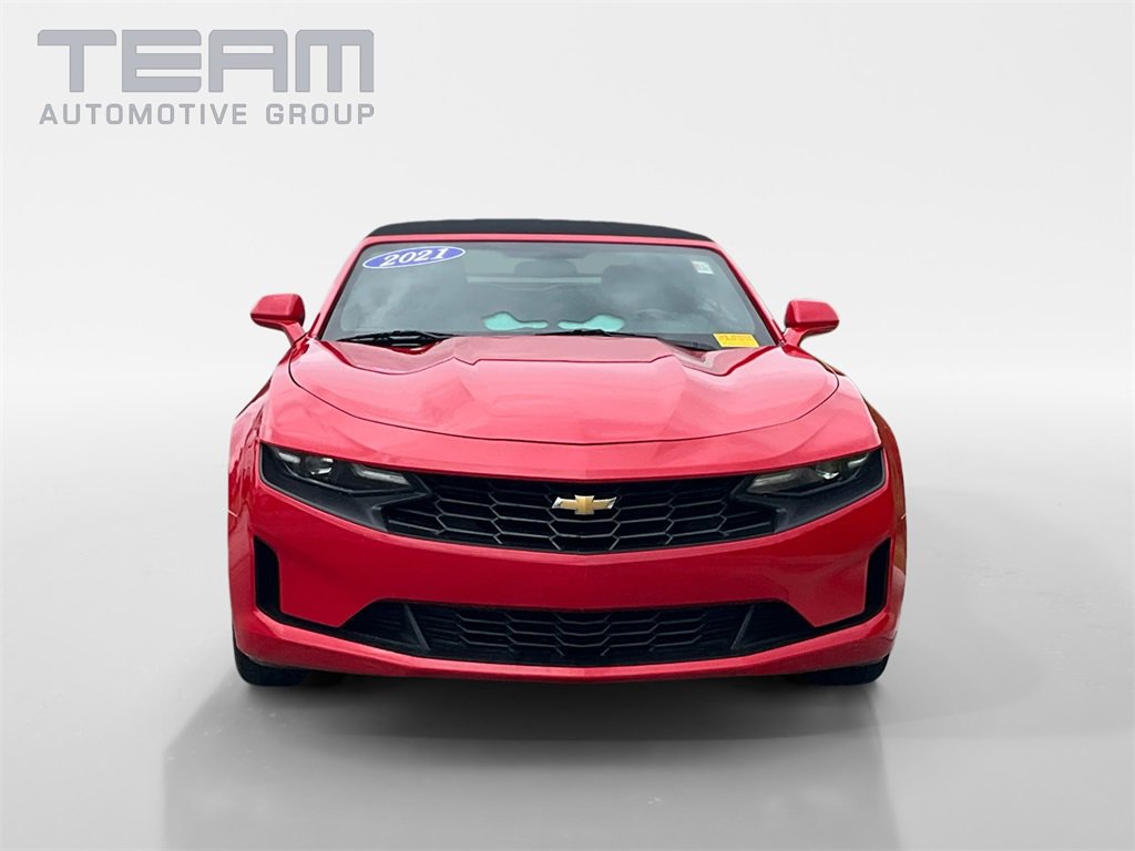 2021 Chevrolet Camaro 1LT photo 2