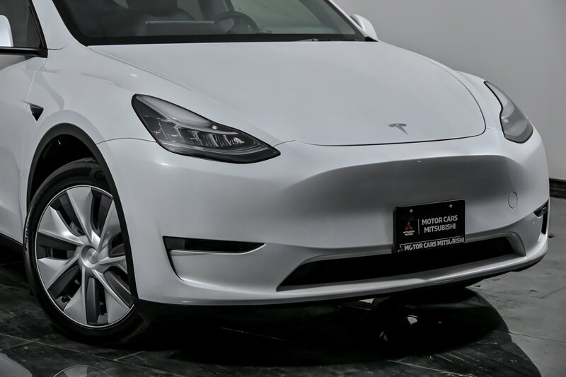 Used 2023 Tesla Model Y Long Range with VIN 7SAYGDEE2PA033295 for sale in Aurora, IL