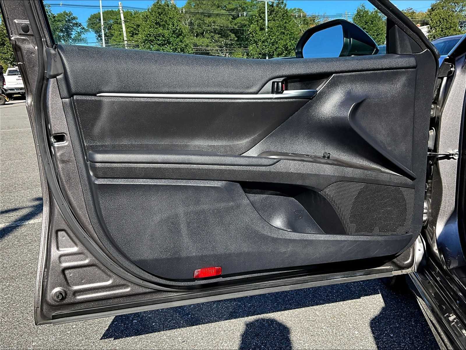 2023 Toyota Camry SE photo 9