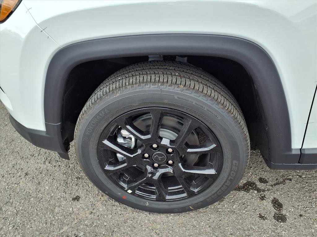 2026 Jeep Compass Latitude Altitude photo 3