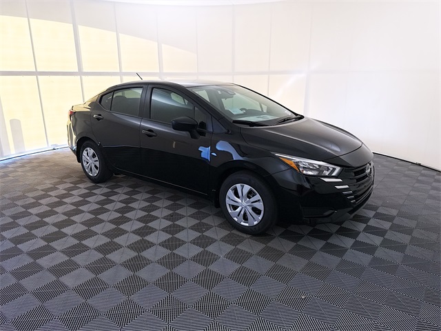 2025 Nissan Versa Sedan S's photo