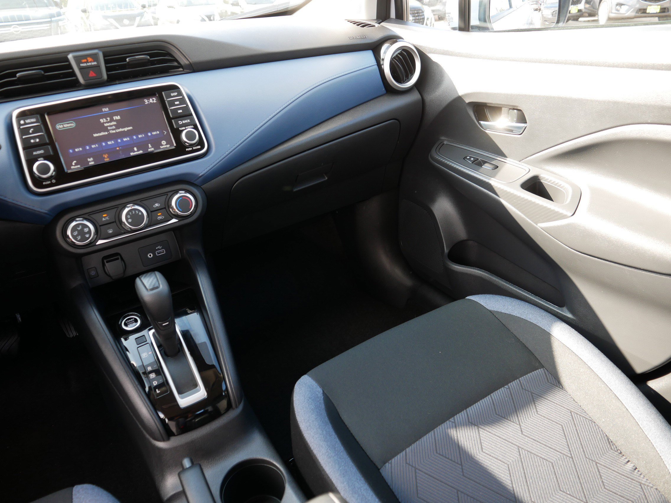 2024 Nissan Versa SV photo 11