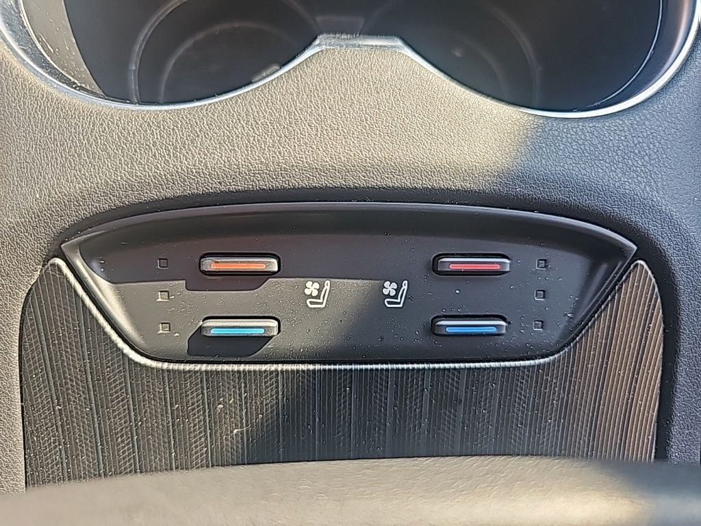 2021 Toyota Venza XLE photo 29