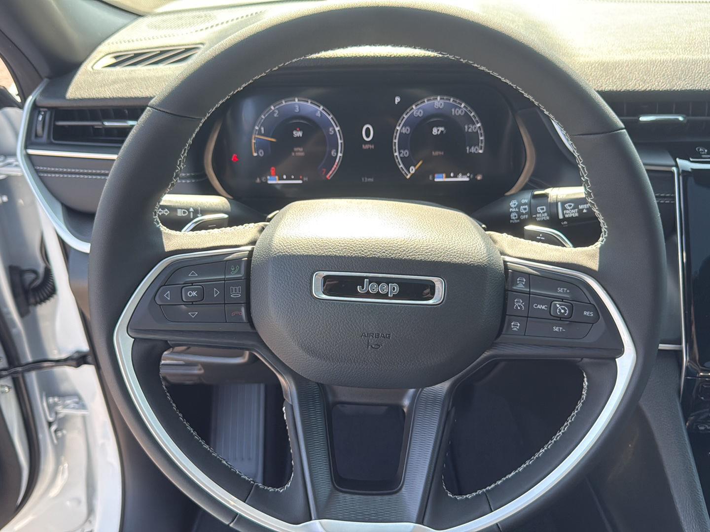 2025 Jeep Grand Cherokee Altitude X photo 19