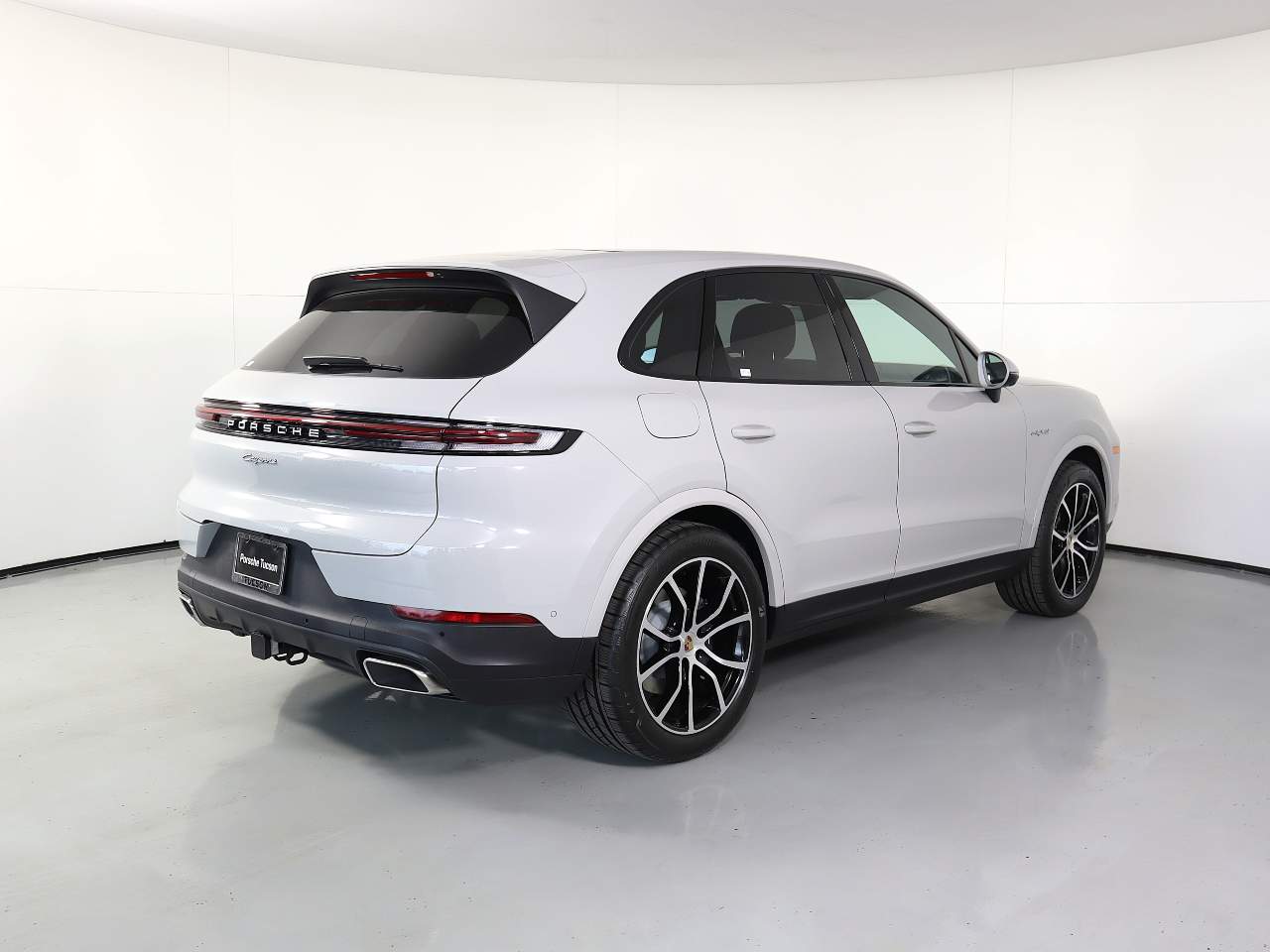 2025 Porsche Cayenne E-Hybrid photo 7