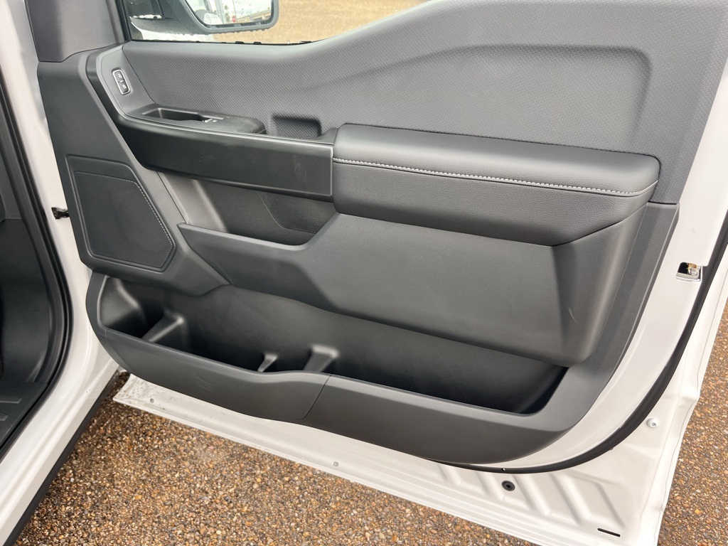 2025 Ford F-150 STX photo 17