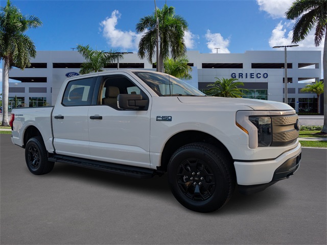 2025 Ford F-150 Lightning XLT's photo