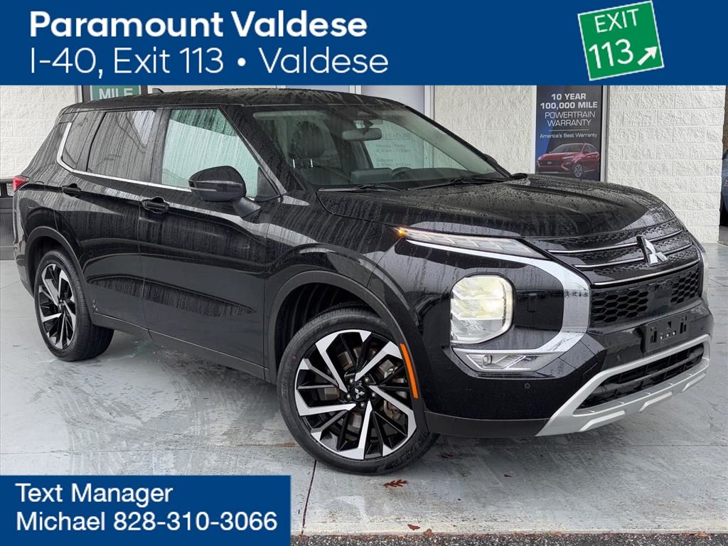 2024 Mitsubishi Outlander SE's photo