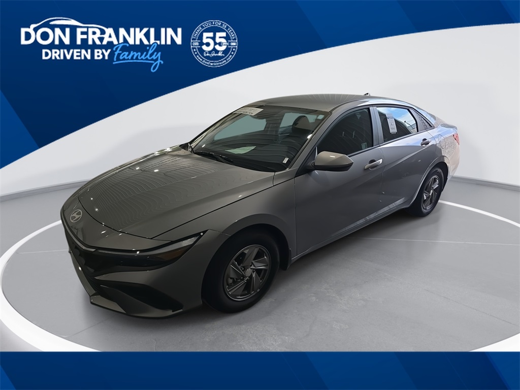 2025 Hyundai Elantra SE