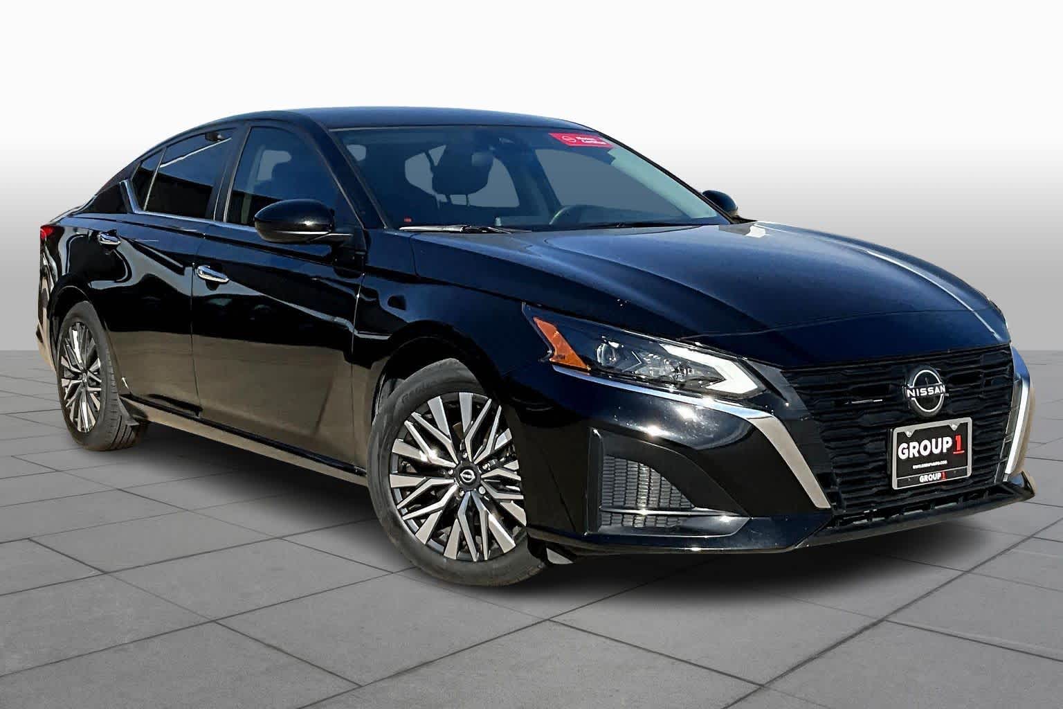 2023 Nissan Altima 2.5 SV photo 2