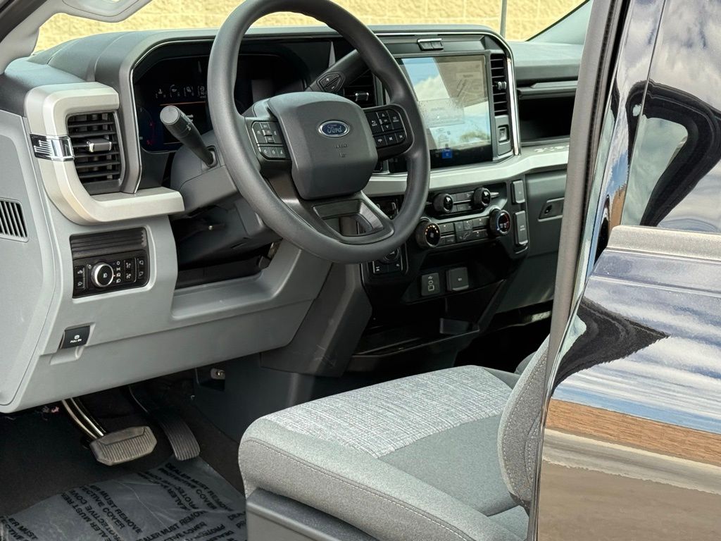 2026 Ford F-250 XLT photo 8