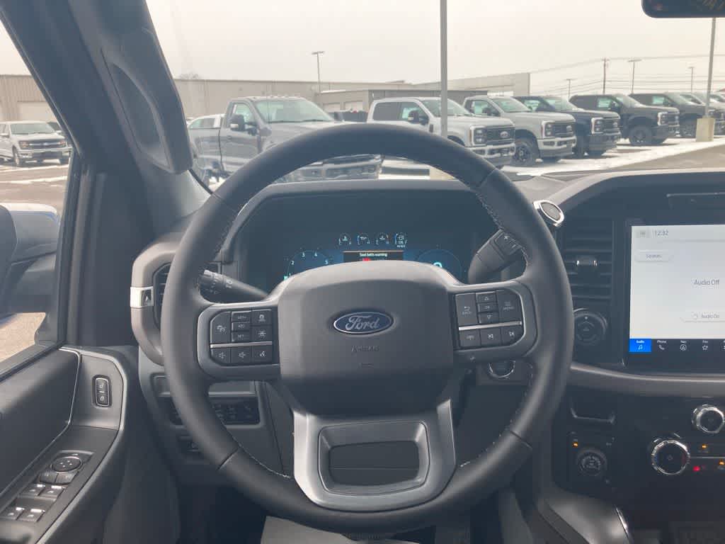 2025 Ford F-150 XLT photo 18