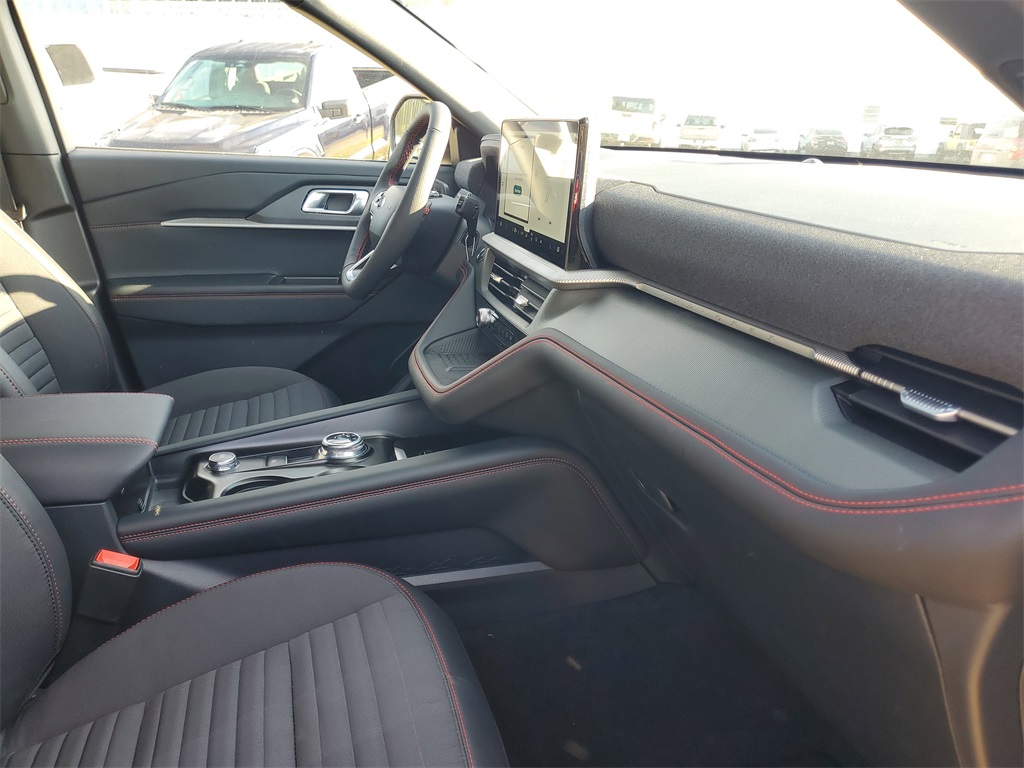 2025 Ford Explorer ST-Line photo 29