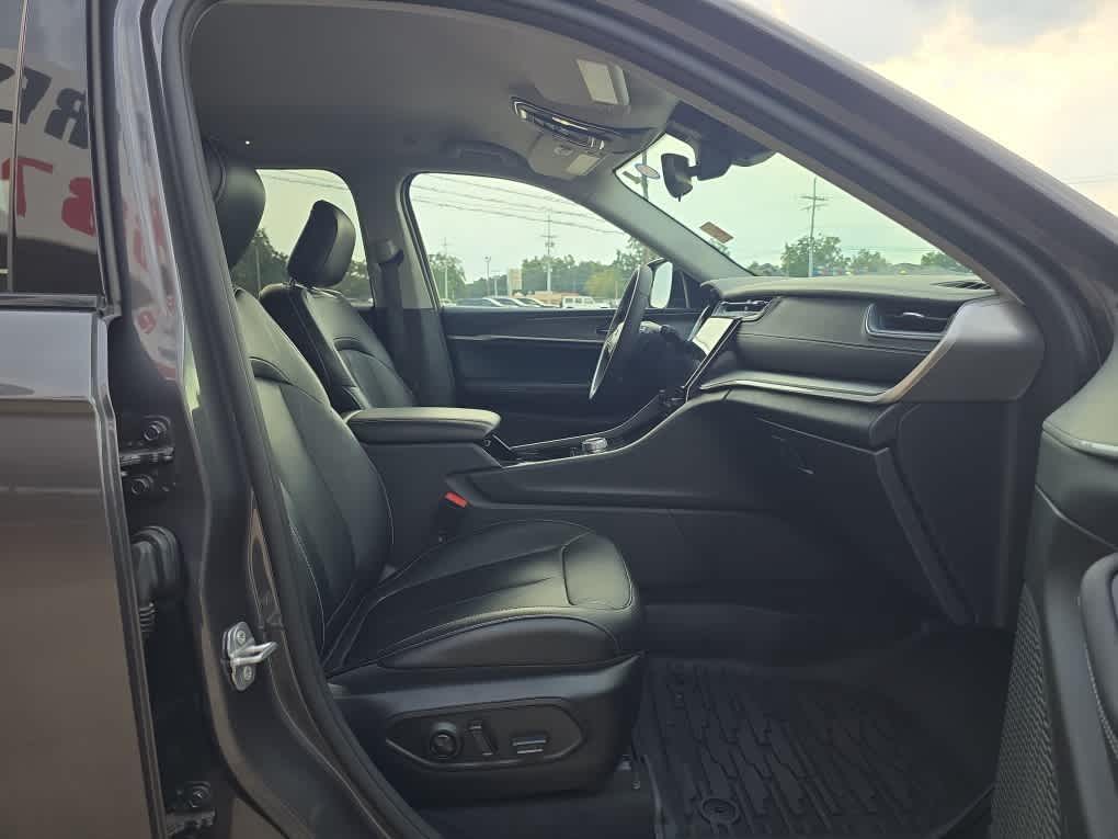 2023 Jeep Grand Cherokee Limited photo 11